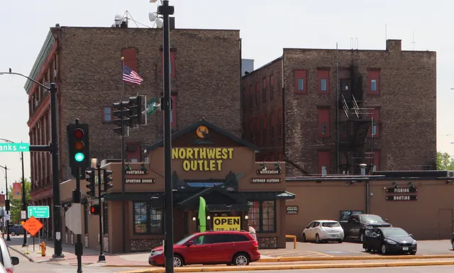 Northwest Outlet