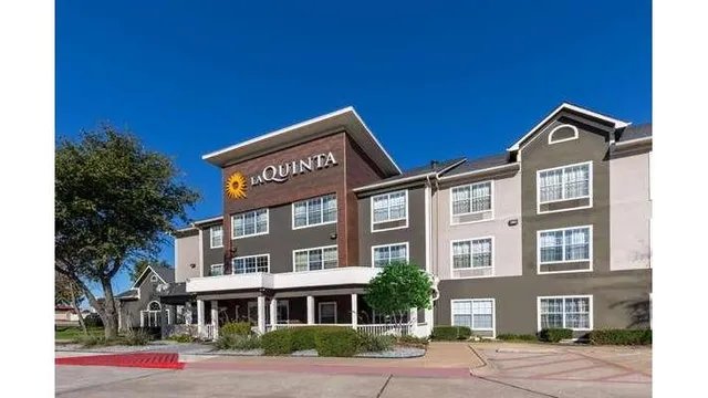 La Quinta Inn & Suites by Wyndham Rockwall