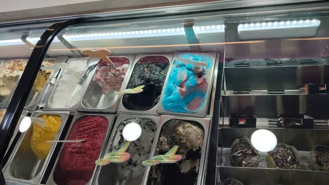 creameryhut paharganj