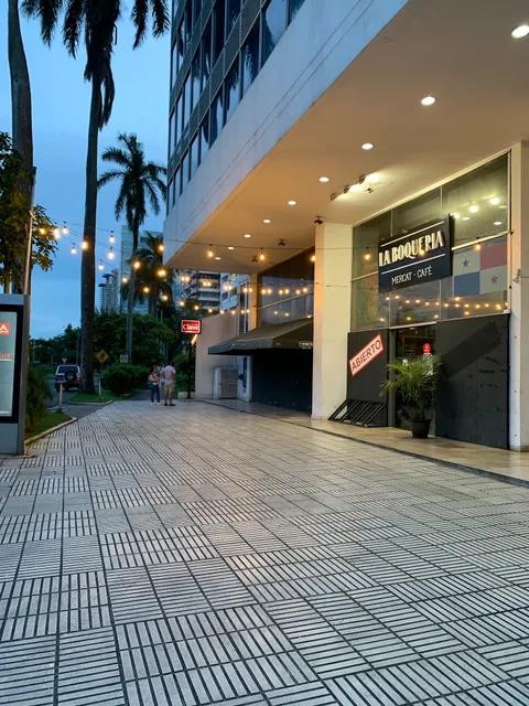 La Boqueria Coffee and Market