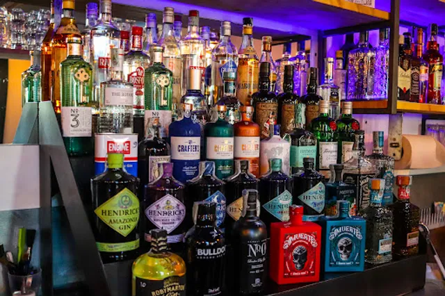 Fabrick - Bar Food Drink