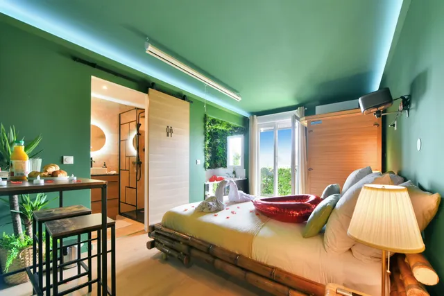 Jungle Room - SPA | Sauna | Jacuzzi | Vidéo-projecteur | Love Room