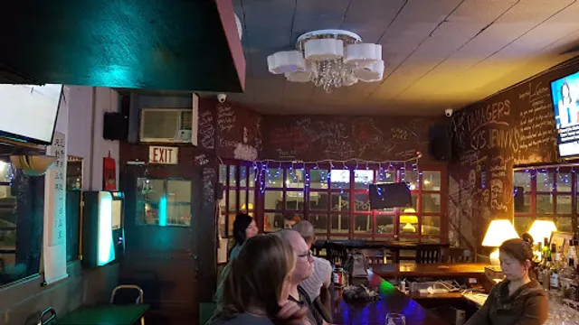 Jenny's Bar & Restaurant