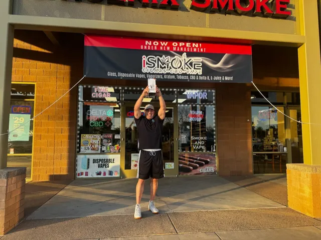 I SMOKE CIGARS & VAPE ( PHOENIX SMOKE )