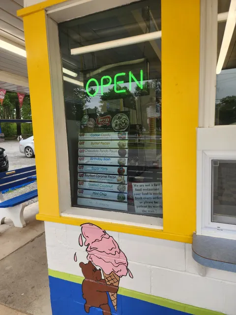 Noel's Family Drive-In