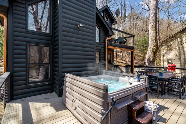 Riveredge Escape Cabin