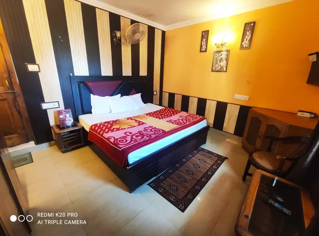 Hotel Rock Sea Shimla ( Phone no 9816644882)