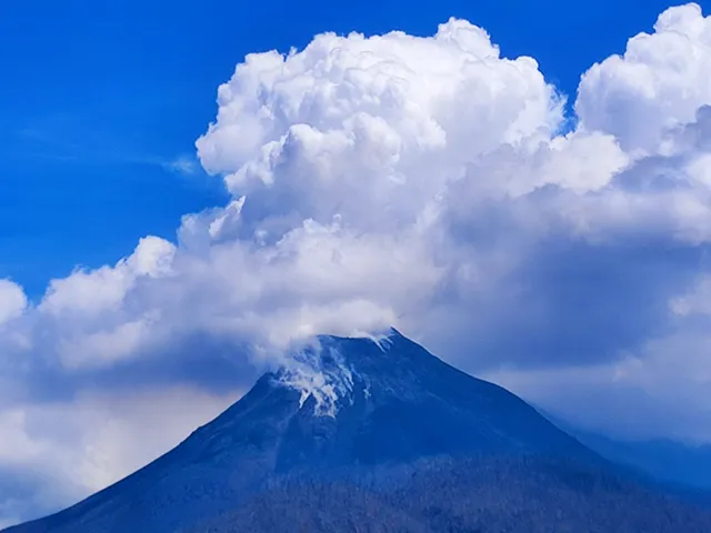 Ile Lewotobi Laki- Laki