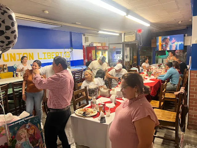 Antojitos Génesis Comida Típica Salvadoreña & Hispana