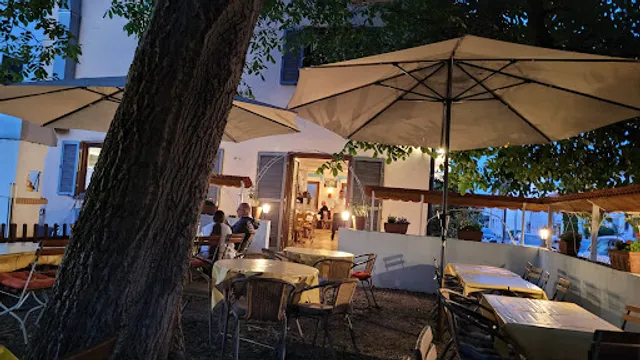 Nussbaum Greek Taverna