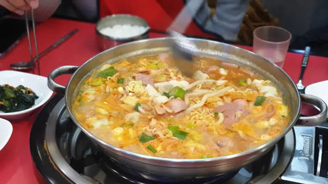 놀부부대찌개철판구이 분당수내점