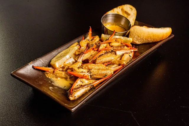 Top Notch Entertainment and Lounge