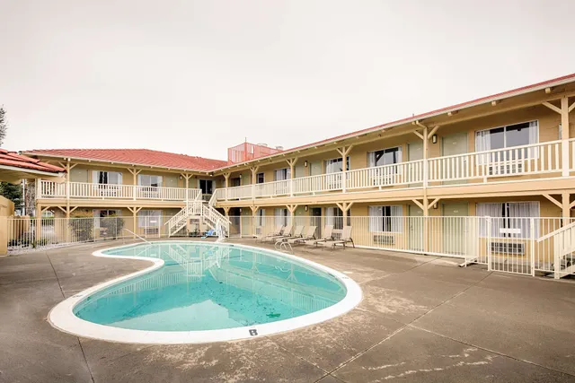 Red Lion Inn & Suites Redding