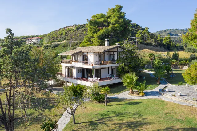 Malt BeachFront Villa,Mola Kalyva