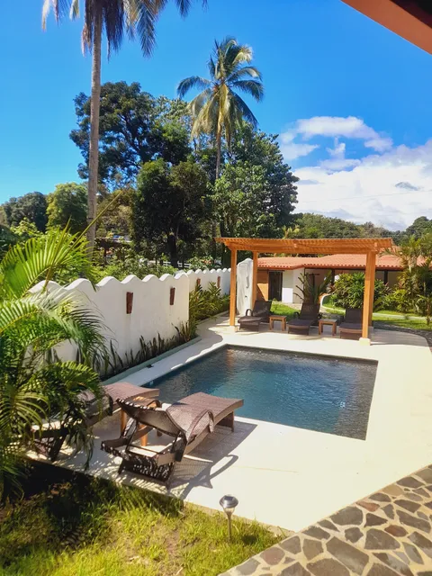 Tiki Lodge Bar & Restaurant