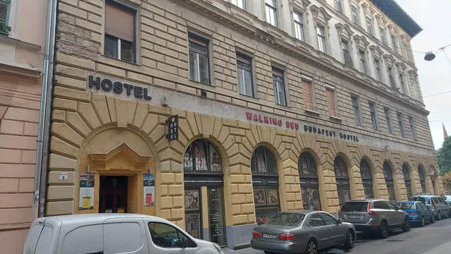 Walking Bed Budapest Hostel
