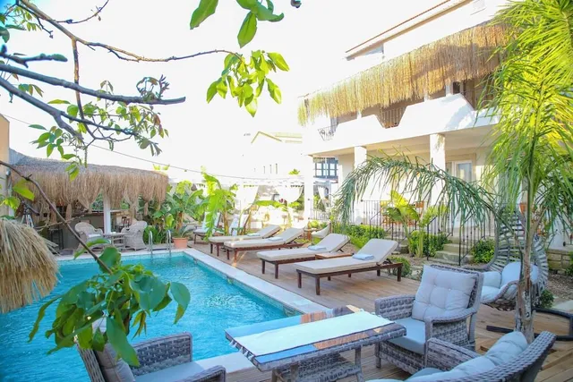 Alaçatı Londia Otel