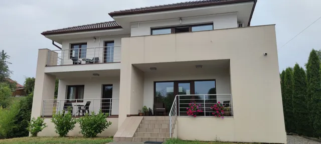 Villa Terrasse, Eger