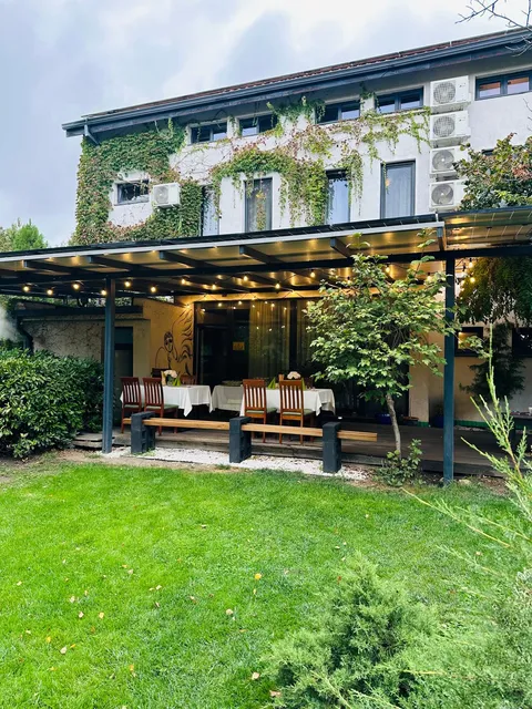 Pension May Residence