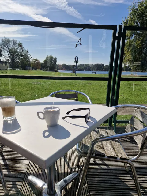 Concept Glücklich Düsseldorf • Nordstrand Unterbacher See • Biergarten • Weihnachtsfeiern • Ganzjährig Geöffnet