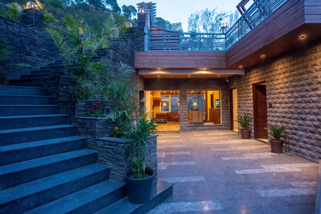Kasauli Courtyard: Boutique Bed and Breakfast