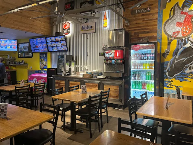 Maskadores Taco Shop and Bar