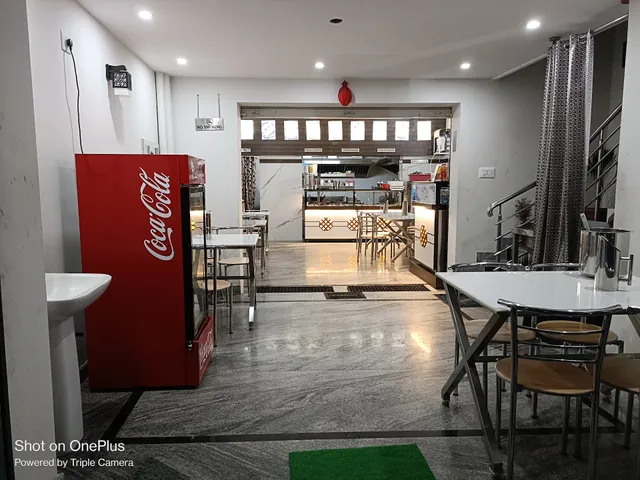 Srinidhi food court (S F C)