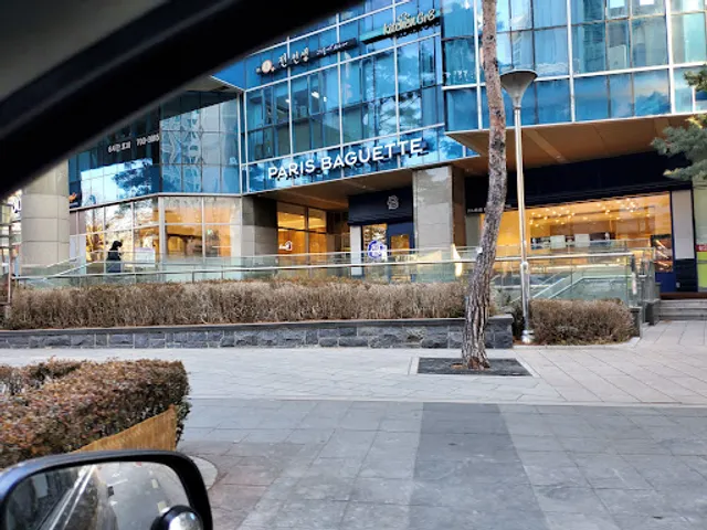 Paris baguette