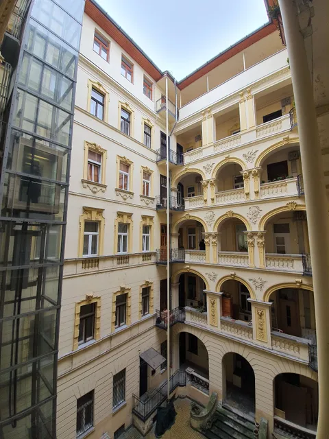 Urban Chic Apartments