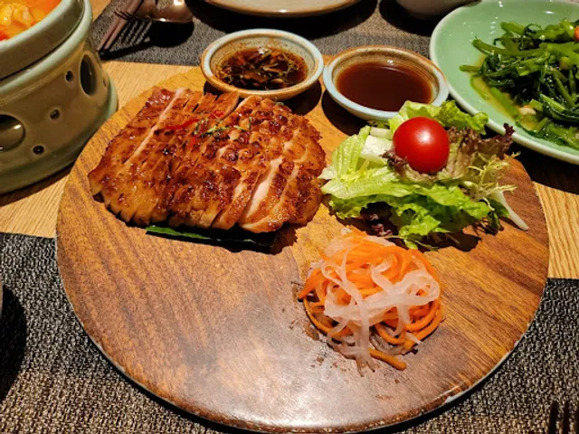 Mango Tree Thai Restaurant