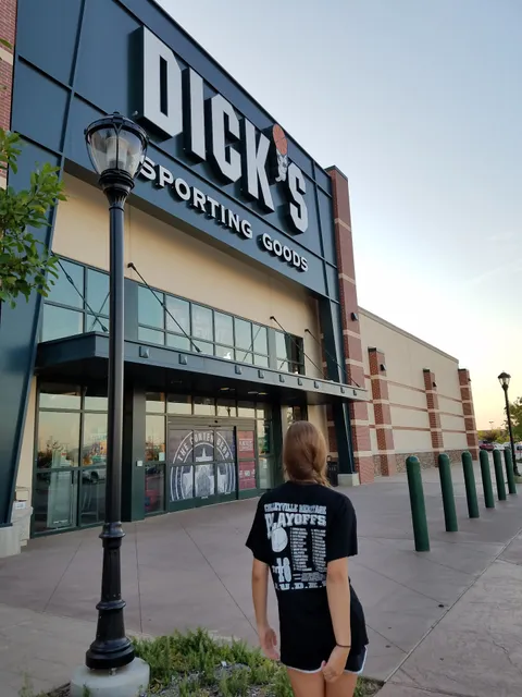 DICK'S Sporting Goods