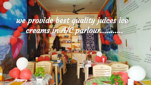 Delicious mini juice bar & Ice cream parlour.