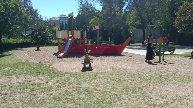 Eduardo VII Park Playground