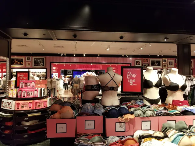 Victoria's Secret & PINK