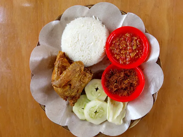 Ayam Goreng Yasmerdjo