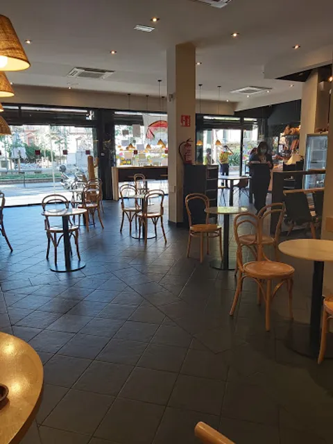 365 Pà, Cafès i Àpats