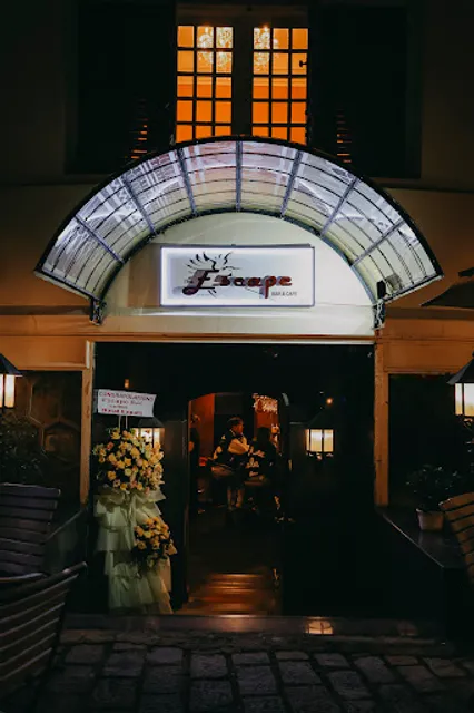 The Escape Bar & Cafe/Live Music