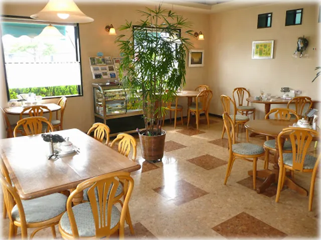 ギャラリー & カフェ クルール