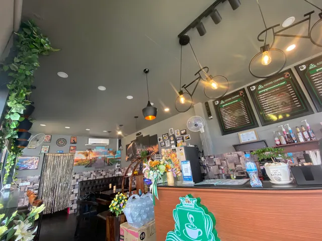 ផ្សារត្រពាំងពោធិ៍ យើង