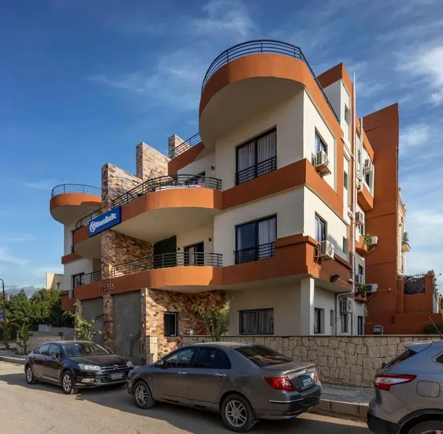 Travelholic Residence Golden Gates