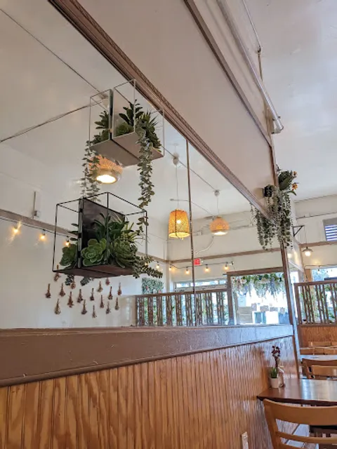 Khob Khun Thai cuisine & breakfast