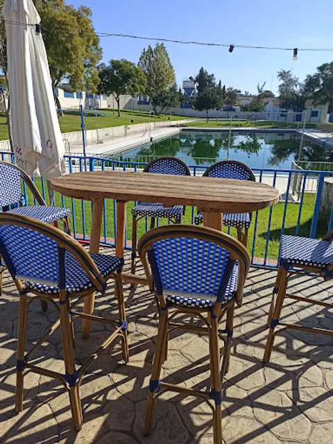 Bar Restaurante La Piscina