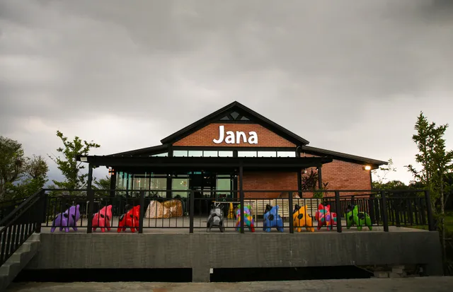Jana Cafe & Bistro