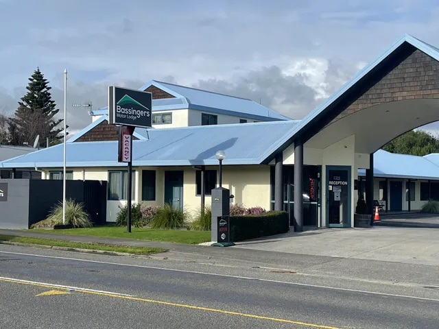 Bassingers Motor Lodge