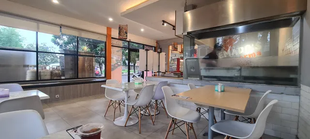 Emado's Shawarma Lebak Bulus