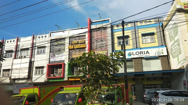 Rumah Makan Tiga Saudara