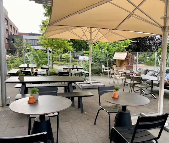 Junge Die Bäckerei.