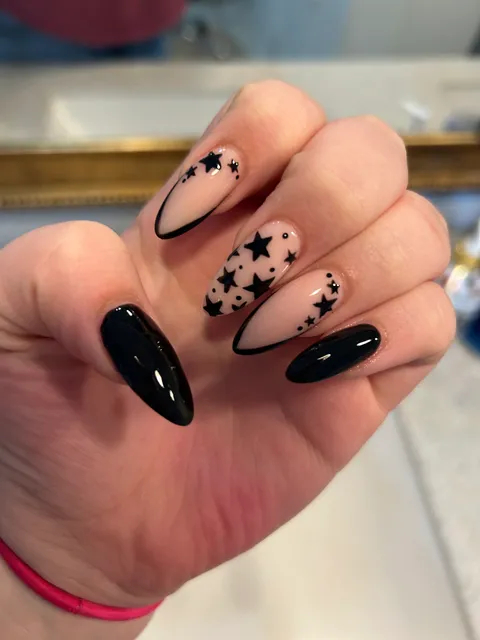 Nail Tech
