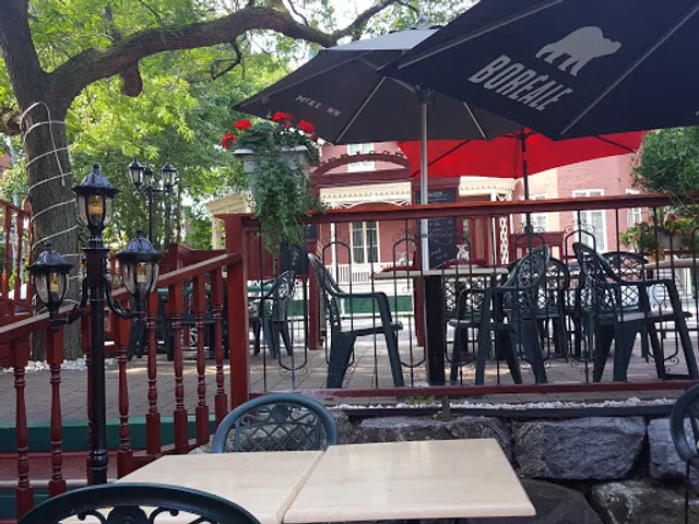 Restaurant Le Parvis Du Vieux Clocher