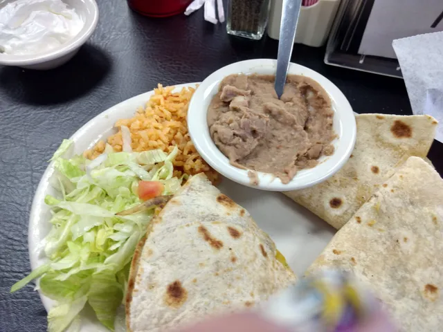 Montes Burritos Restaurant